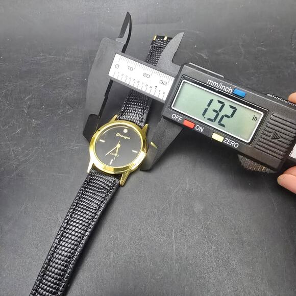 Classique Black Quartz Watch New In Box WORKS Working - Picture 5 of 13